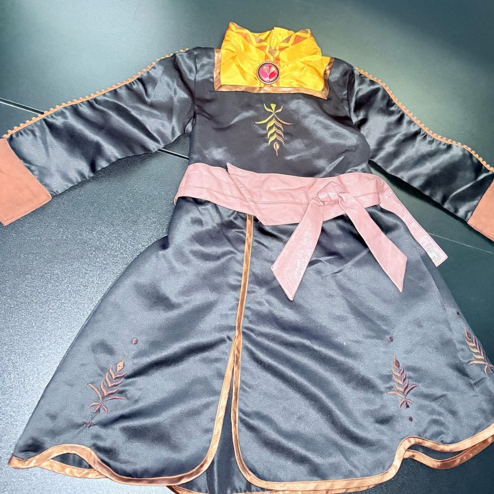 Disney Frozen 2 Anna Deluxe Traveling Costume high quality embroidered size 4 - Picture 3 of 8